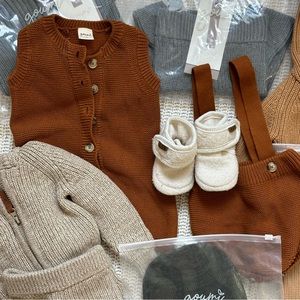 NWT Price drop bundle 3pairs GoumiKids Knit 3-6months plus booties
